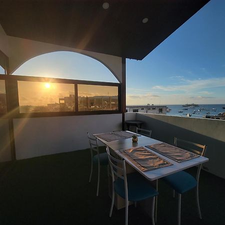 Hostal Gosen Puerto Baquerizo Moreno Bagian luar foto