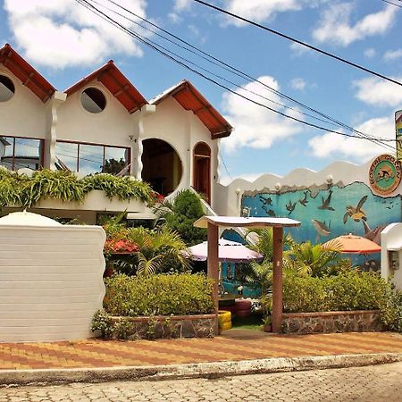 Hostal Gosen Puerto Baquerizo Moreno Bagian luar foto