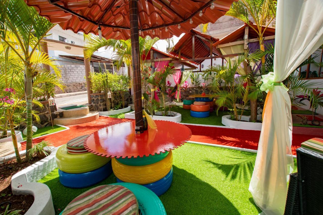 Hostal Gosen Puerto Baquerizo Moreno Bagian luar foto