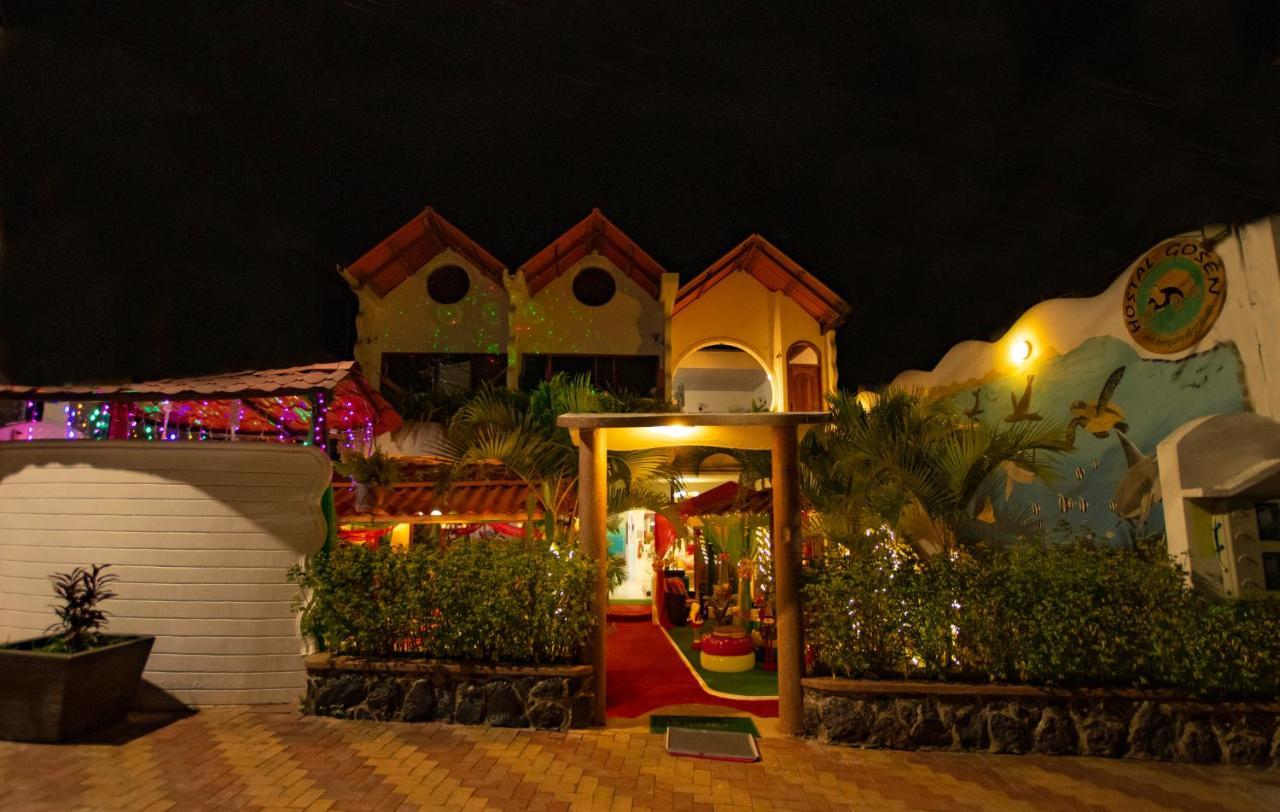 Hostal Gosen Puerto Baquerizo Moreno Bagian luar foto