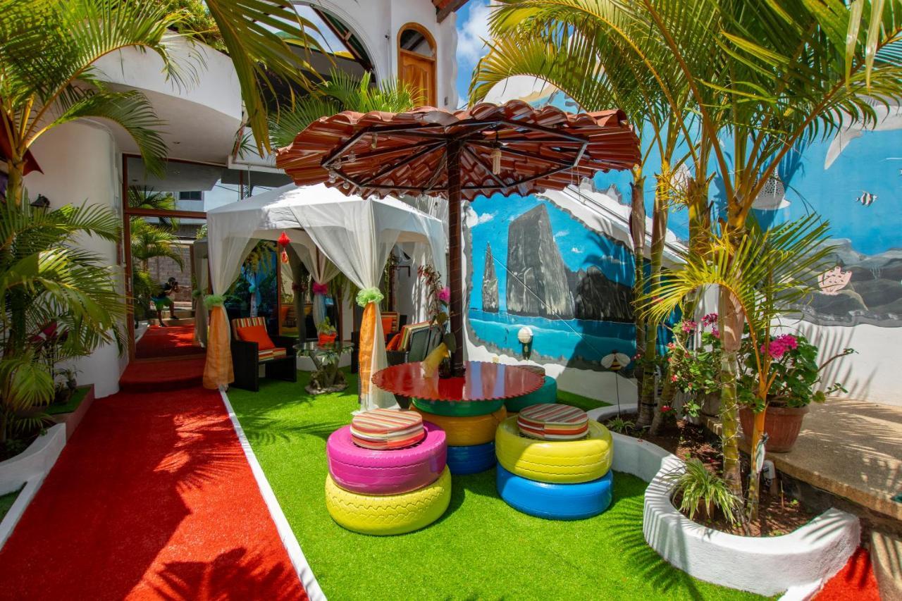 Hostal Gosen Puerto Baquerizo Moreno Bagian luar foto