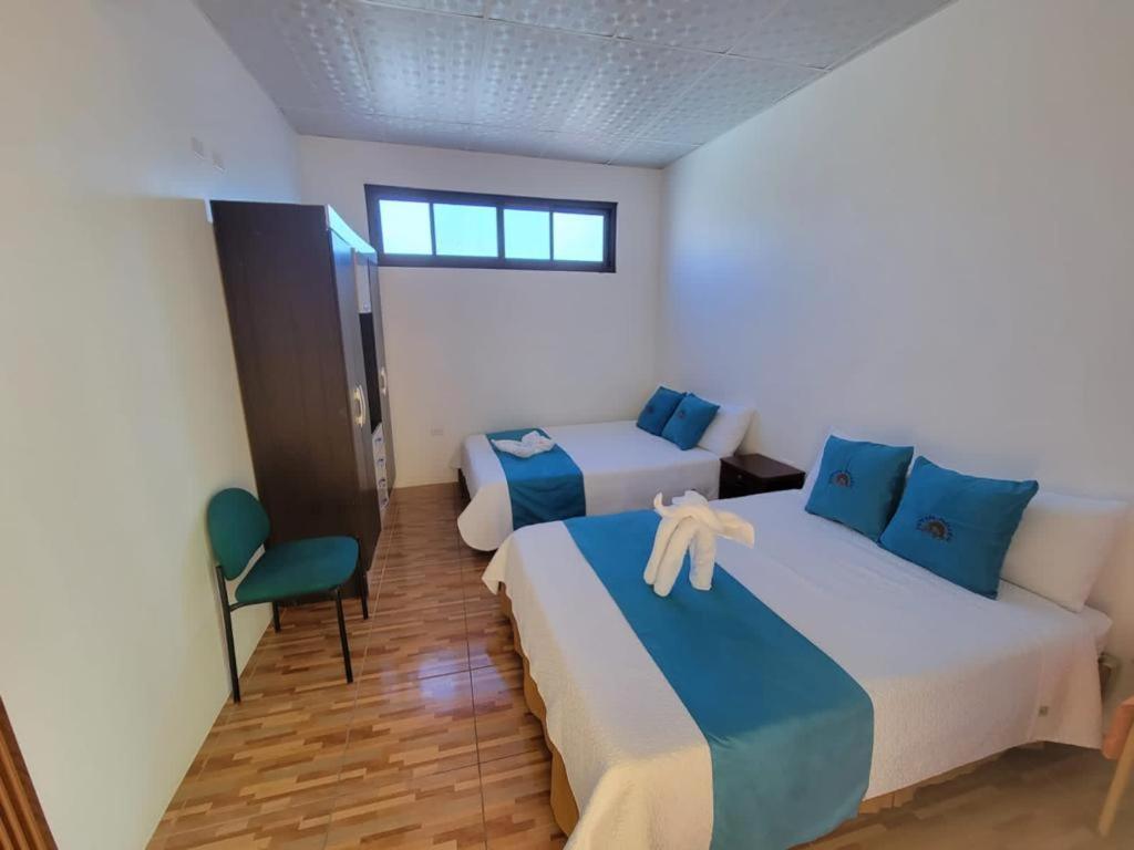 Hostal Gosen Puerto Baquerizo Moreno Bagian luar foto