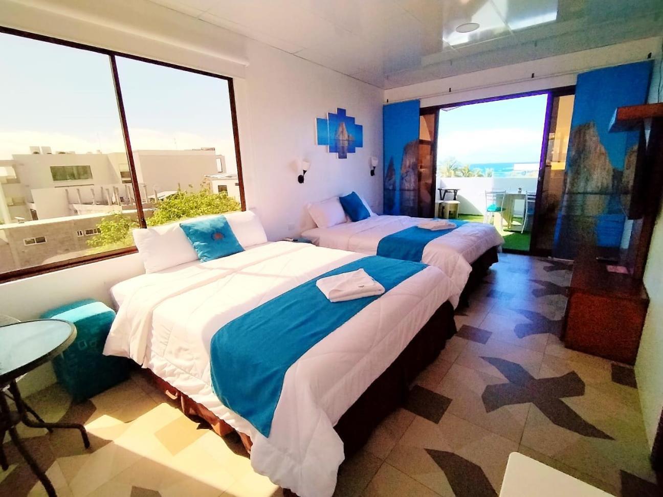 Hostal Gosen Puerto Baquerizo Moreno Bagian luar foto