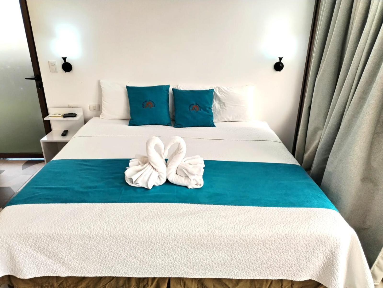 Hostal Gosen Puerto Baquerizo Moreno Bagian luar foto